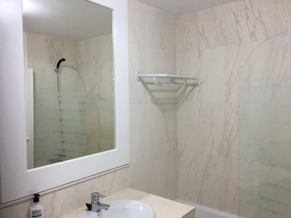 Mi Capricho A16 Beachfront Apartment Sitio de Calahonda