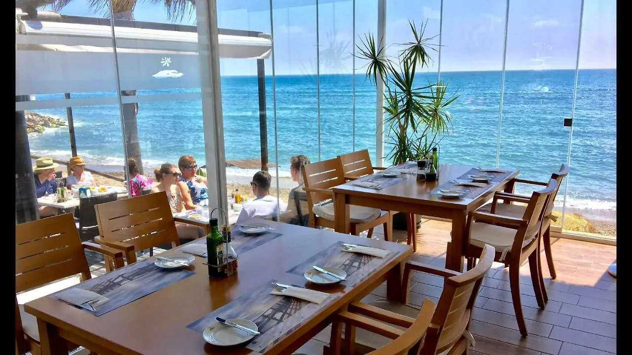 Mi Capricho A16 Beachfront Apartment Sitio de Calahonda Spain