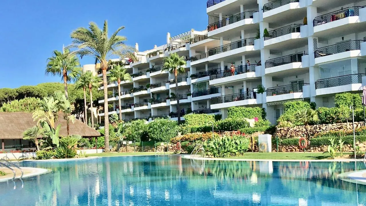 Mi Capricho A16 Beachfront Apartment Sitio de Calahonda