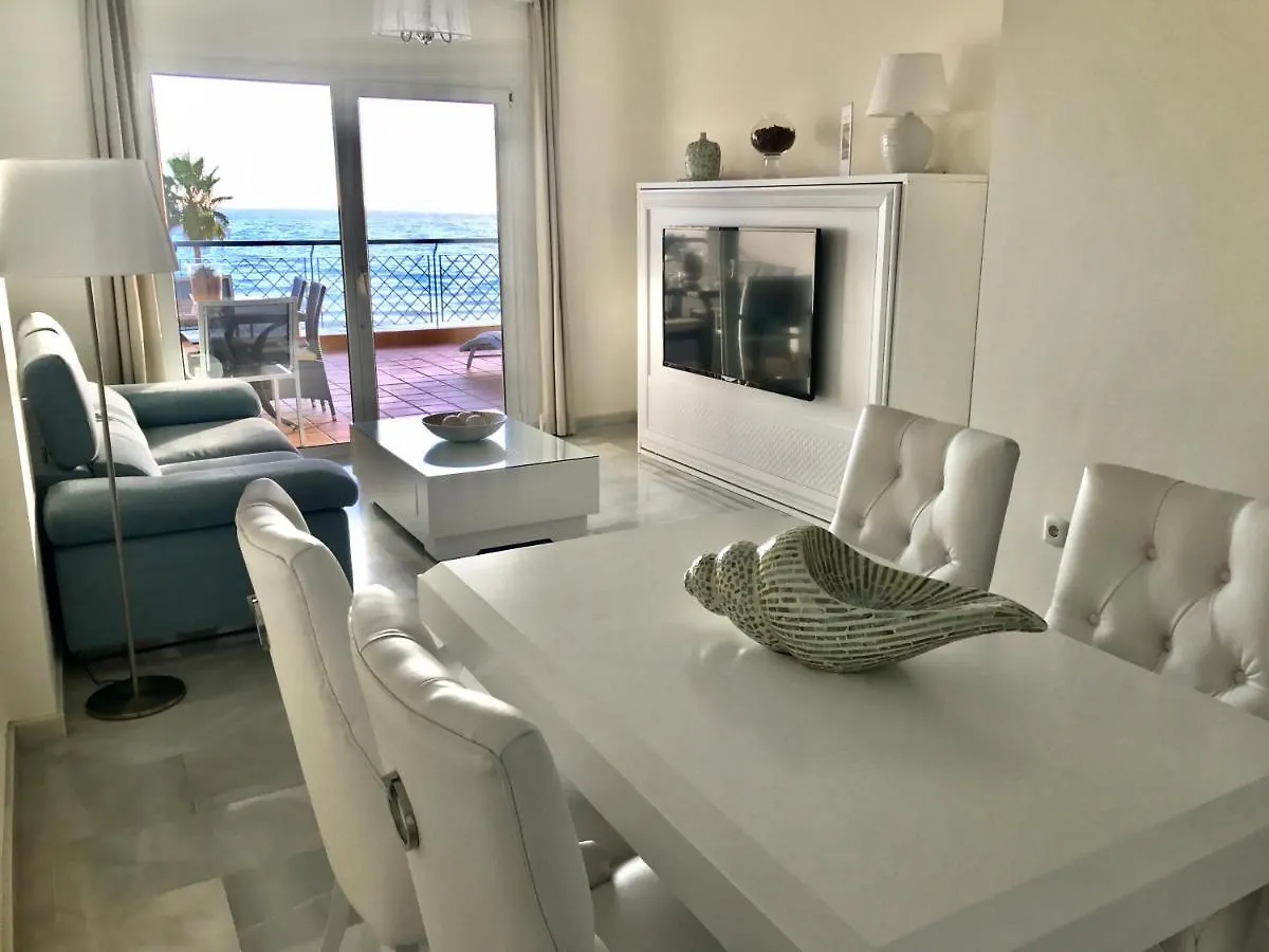 Mi Capricho A16 Beachfront Apartment Sitio de Calahonda 0*,  Spain